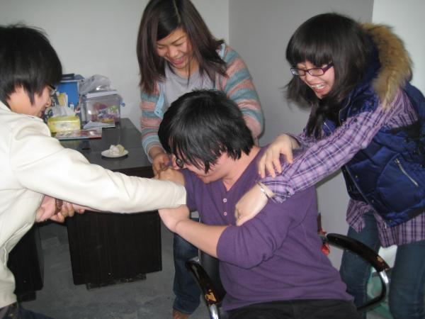 五个女人和一个男人的办公室-疯狂办公室-杭州