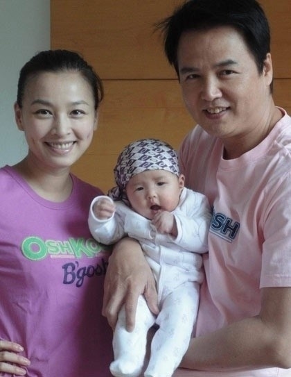 都结了!你喜欢的明星都结婚了818明星结婚照、