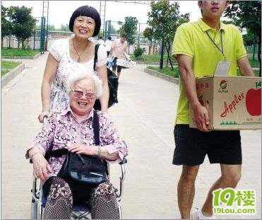 大一新生入学时带够四年卫生纸(图1) 大一新生入学时带够四年卫生纸(图1)