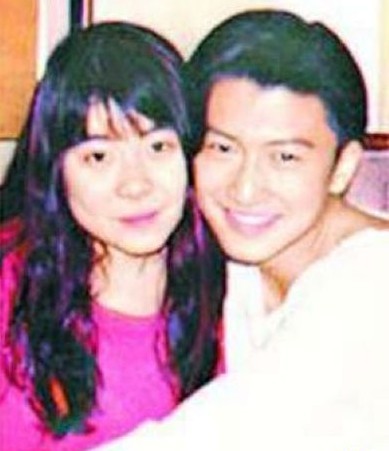 <em>谢霆锋</em>两任<em>前女友</em>曾合照 初恋系戴思聪女儿-娱