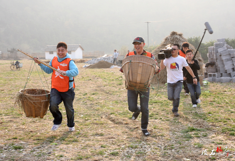 今天浙江卫视爽食行天下在宁海长街欢迎佳田-