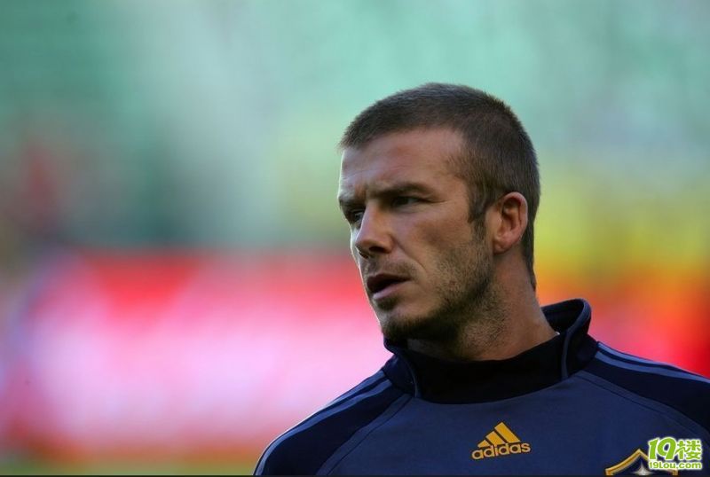 <em>33岁</em>的小贝对于<em>发型</em>不再那么在意