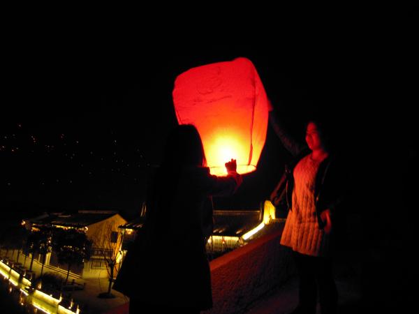 什么时候才能放孔明灯 middle_13158797934b8b2a015e2b87.96000372.jpg