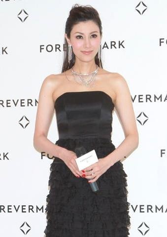 伟德国际带动餐饮消费网络话题度拉满揭幕战大获成功——“渝超”如何实现长红