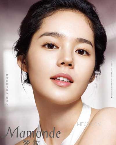 韩佳人被鼻部整容者们评选为拥有最佳鼻形的