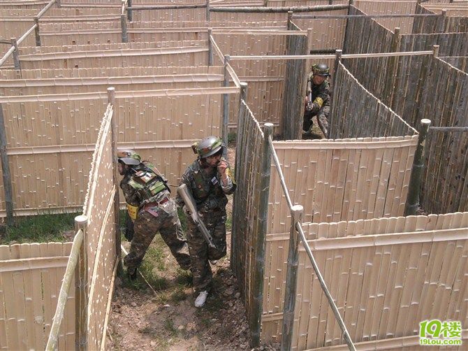 湖州精瑞真人cs迷宫战场现已投入使用(真人cs俱乐部)